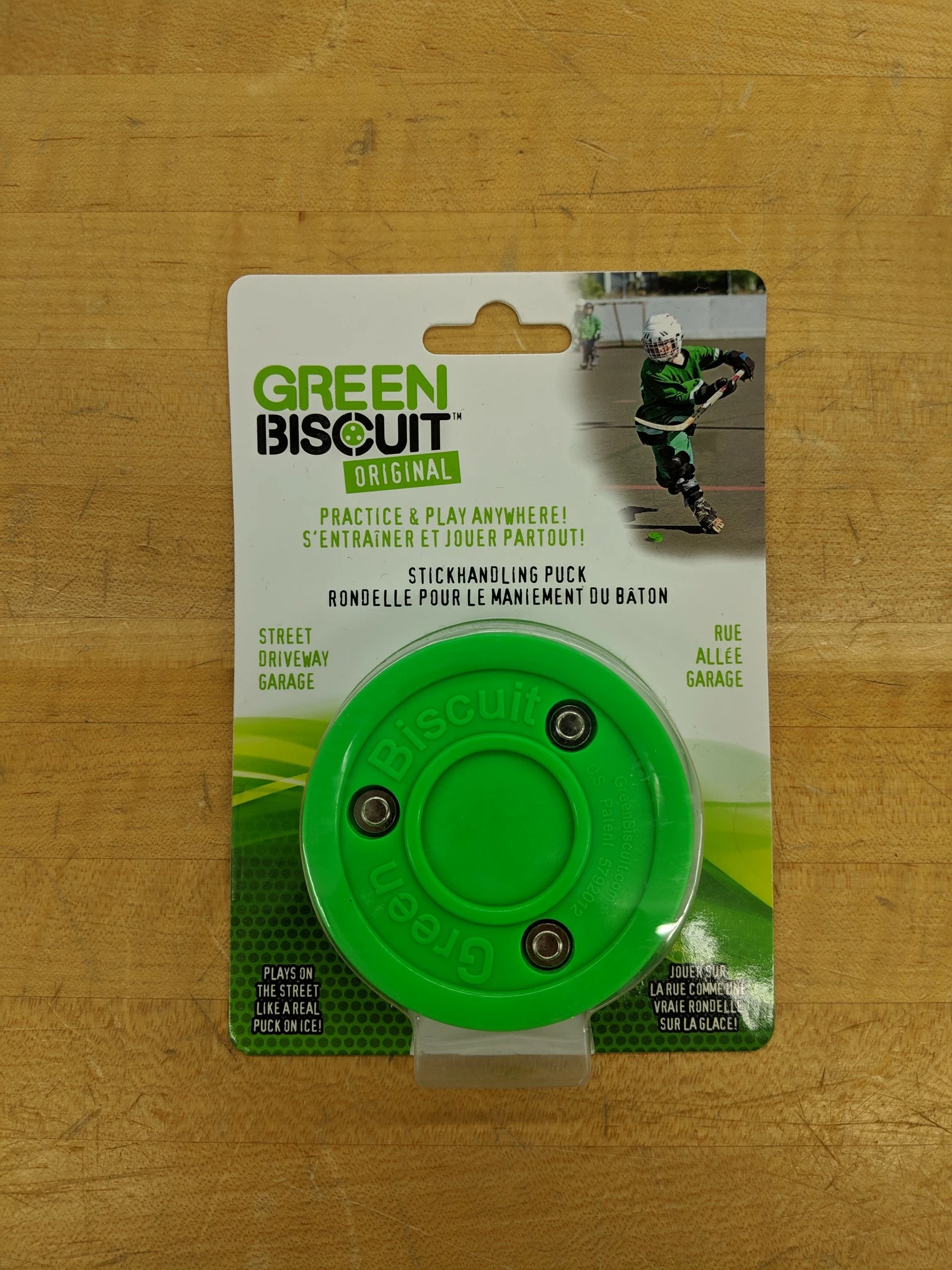 GREEN BISCUIT STICK HANDLING TRAINING PUCK 1 GREEN BISCUIT STICK HANDLING TRAINING PUCK