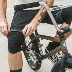 Shadow Conspiracy Invista-Lite Knee guards -- LG -Outlet sportwheels Store image 8677